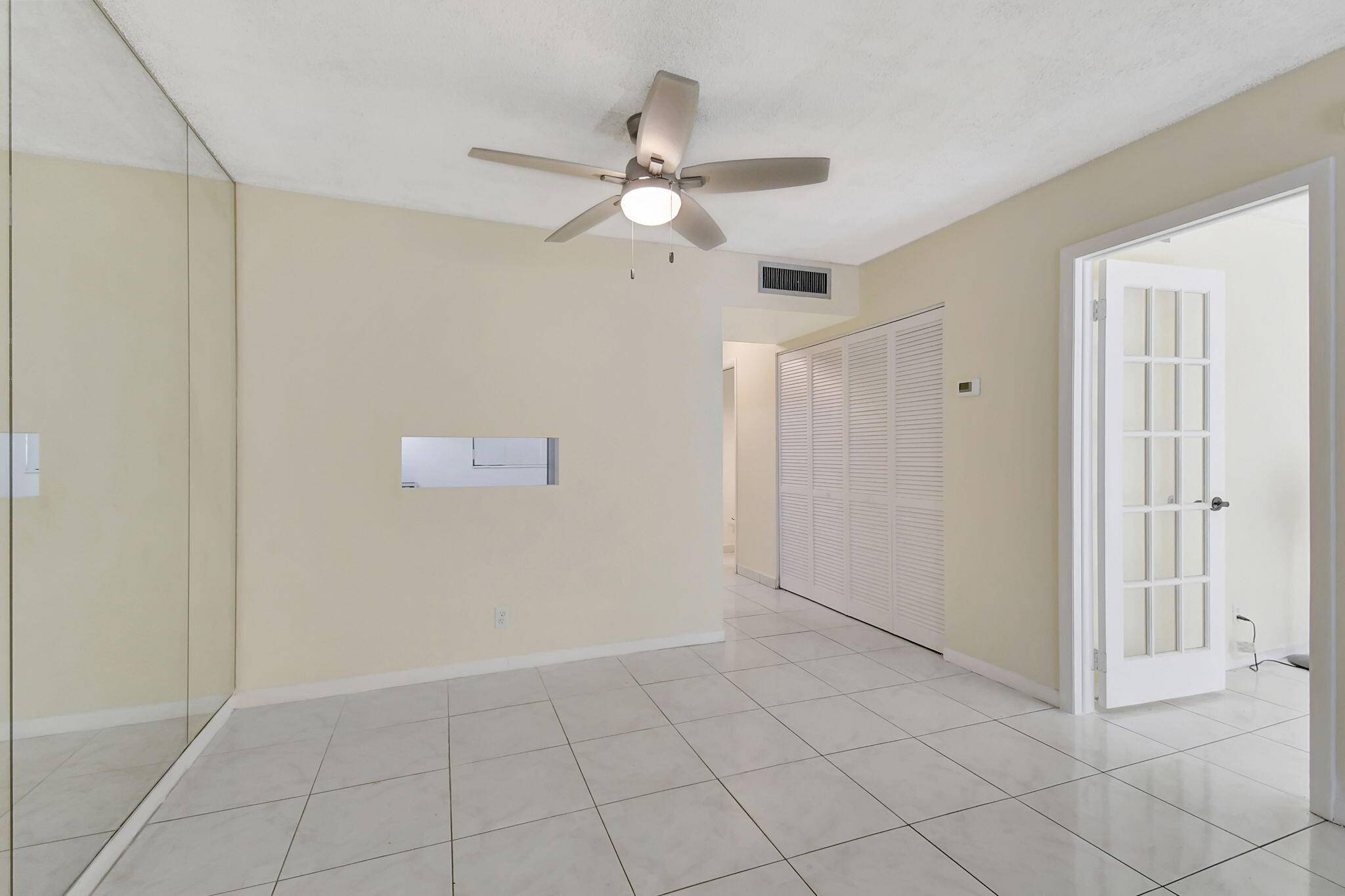 Welcome home ! This move in ready 1 bedroom, 1.