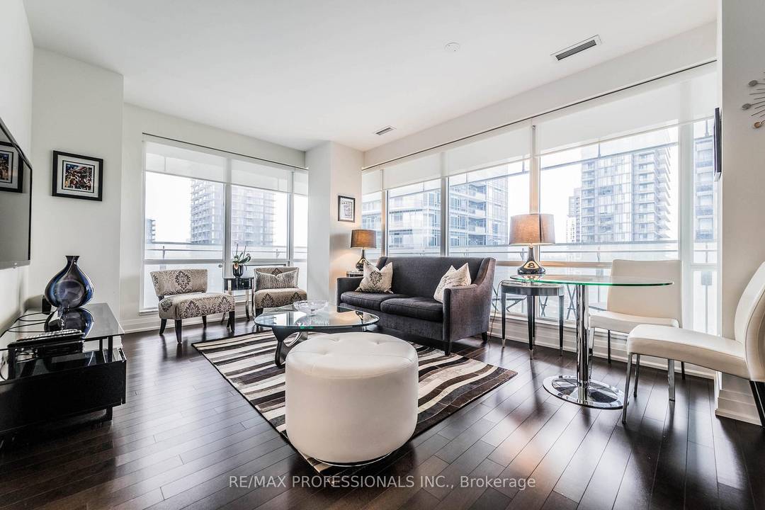 Luxurious Living At The Home To TIFF In The Center Of Toronto Lies Your Future Oasis.