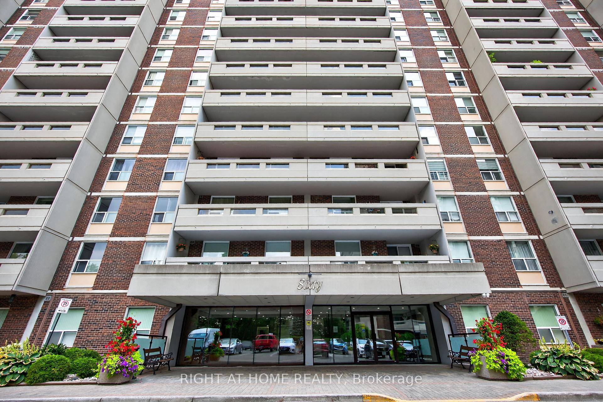 Very Spacious Well Cared For 3 Bedroom Corner Unit With 2 Large Balconies In The Very Well Maintained And Managed Thornhill Orchards !