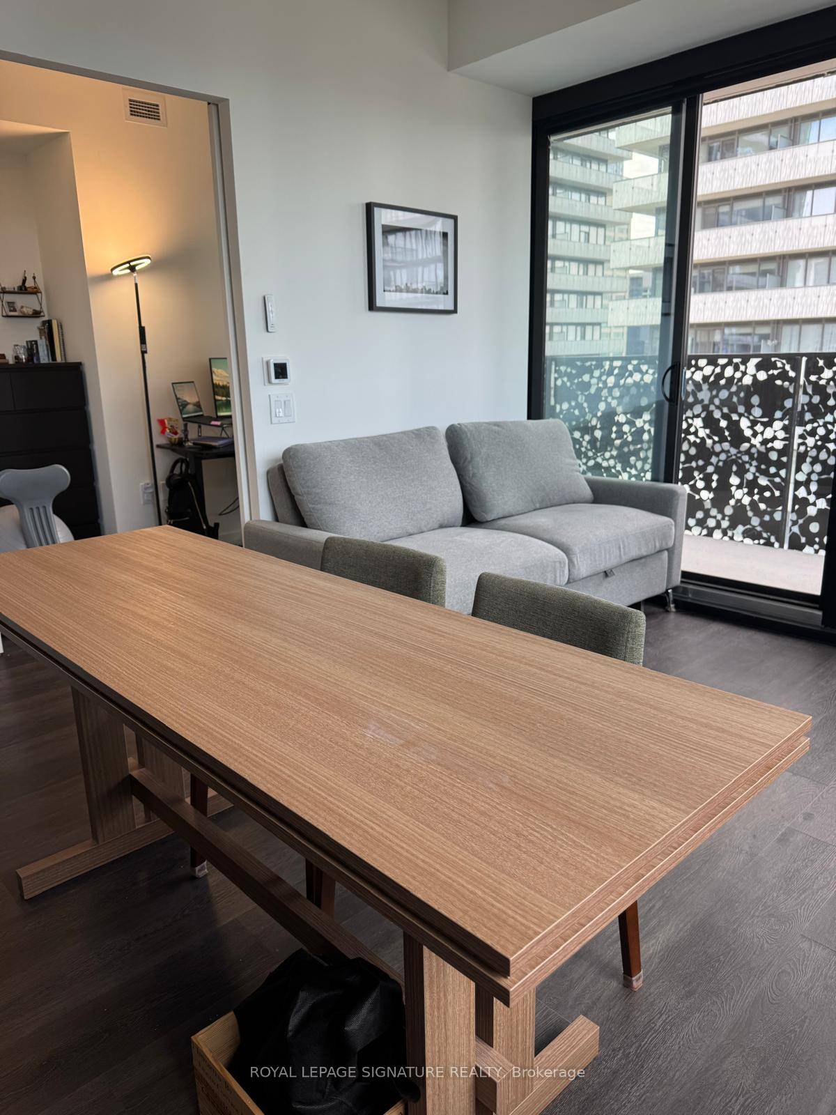 Beautiful Lake Views Condo with 1 Bed 1 Den !