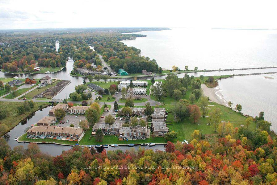 FALL IN LOVE WITH LAKESIDE LIVING Harbour Village 1, Lake Simcoe As the Leaves Change and the Crisp Air Sets in, There's No Better Time to Discover this Modern 3 ...