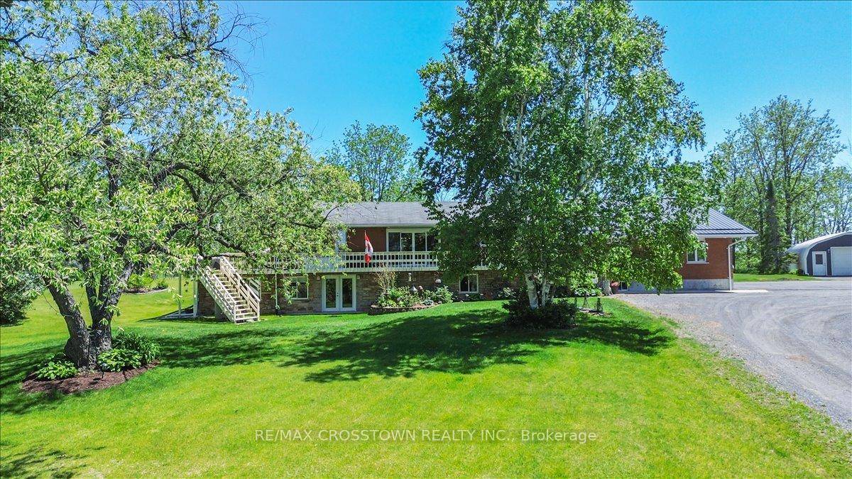 Exceptional Country Estate Offering The Perfect Combination Of Space, Privacy, And Lifestyle On 3.