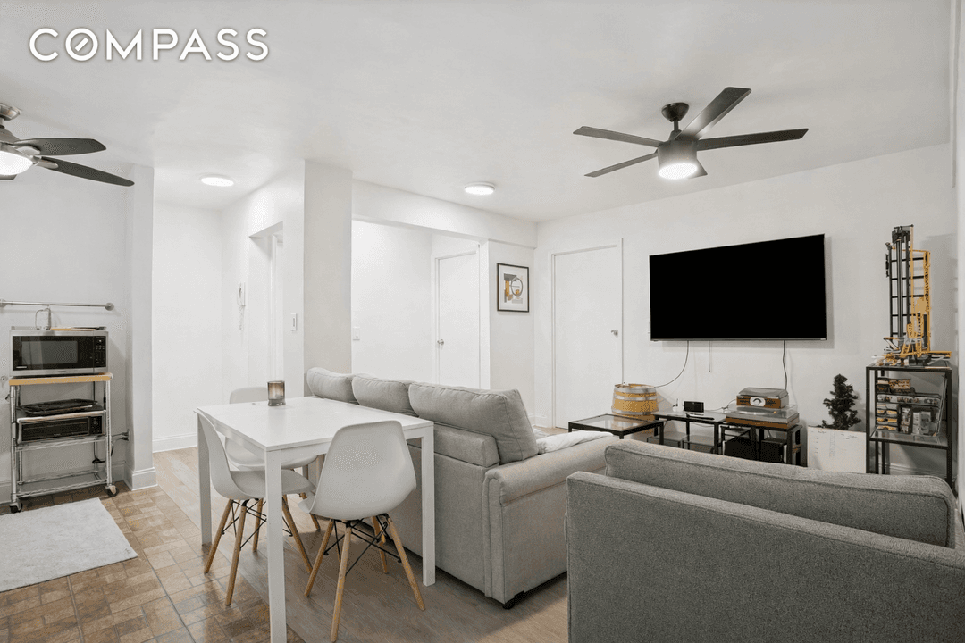 Welcome to Residence 4C at 141 East 55th Street, a thoughtfully designed one bedroom, one bathroom home with a study, home office, or guest room offering a smart layout and ...