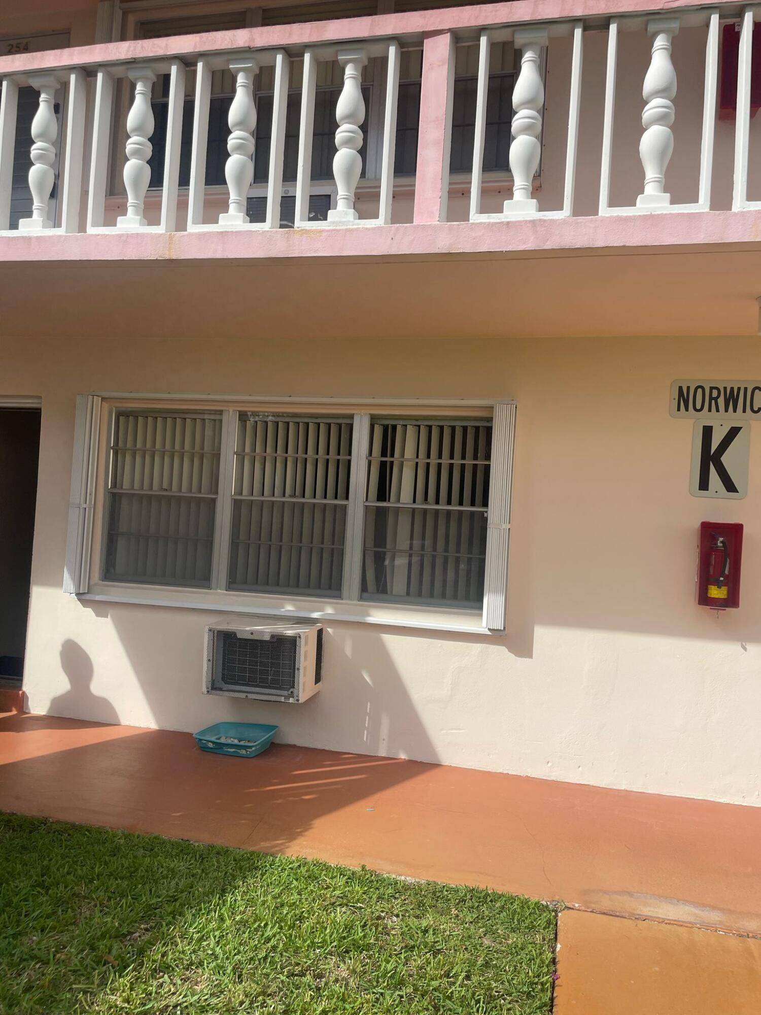 Enjoy the perfect blend of comfort, convenience, and vibrant 55 living in this well maintained 1 bedroom, 1.