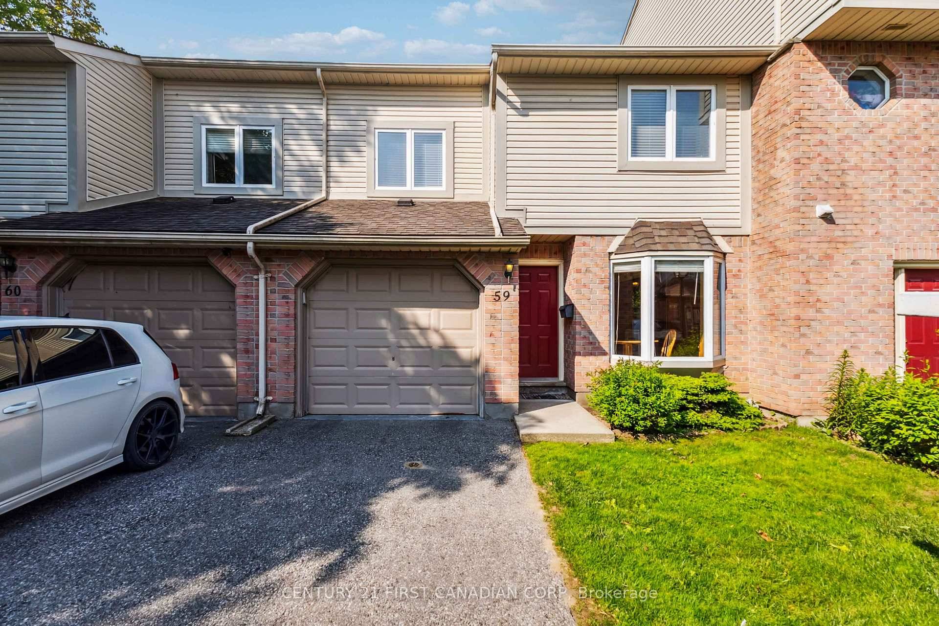 Welcome to the Ailsa Place, a beautiful desirable condo with very rare ensuite bath.