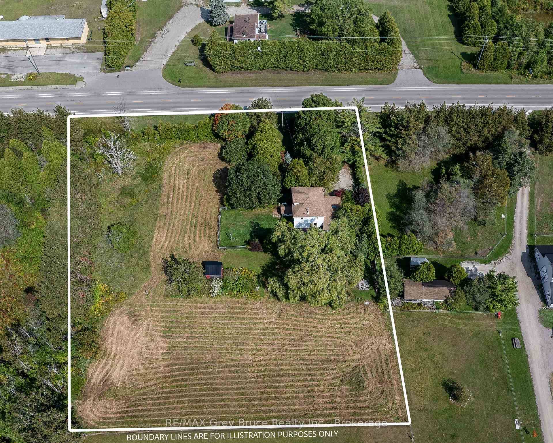 FAMILY HOME, BED amp ; BREAKFAST, HOME BASED BUSINESS or RECREATIONAL GETAWAY !