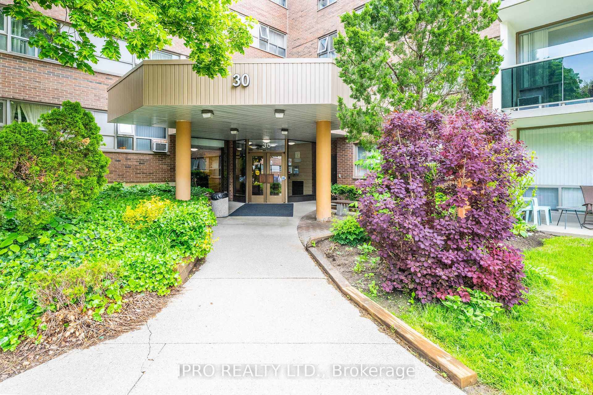 Well maintained and updated 4 bedroom plus den condo overlooking quiet treed courtyard.