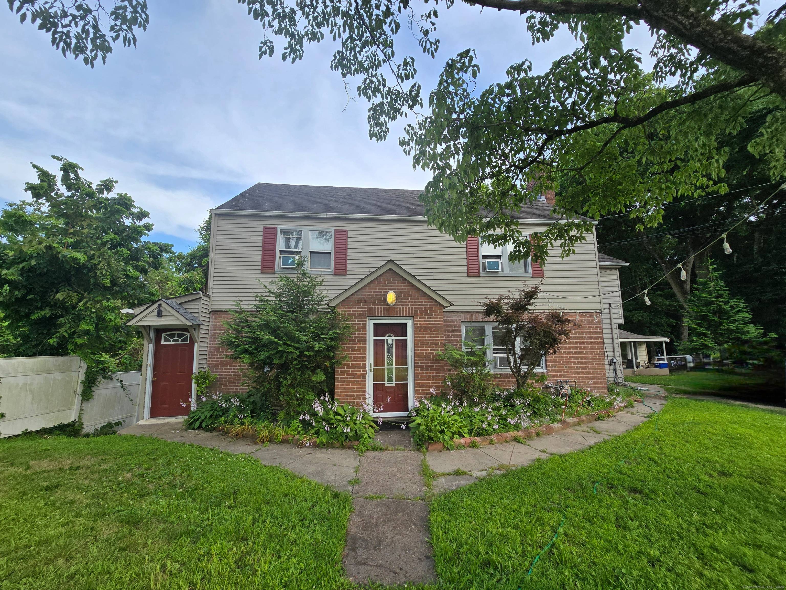 Discover this well maintained 2 family home offering exceptional space and versatility, perfect for owner occupants or investors.