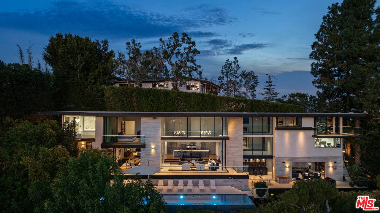 8927   St Ives Dr 4BR Sunset Strip La