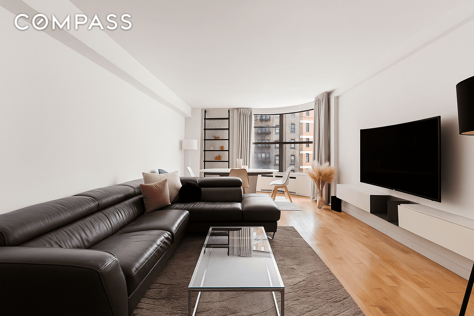 This spacious, south facing one bedroom apartment easily convertible to a two bedroom offers both flexibility and comfort.