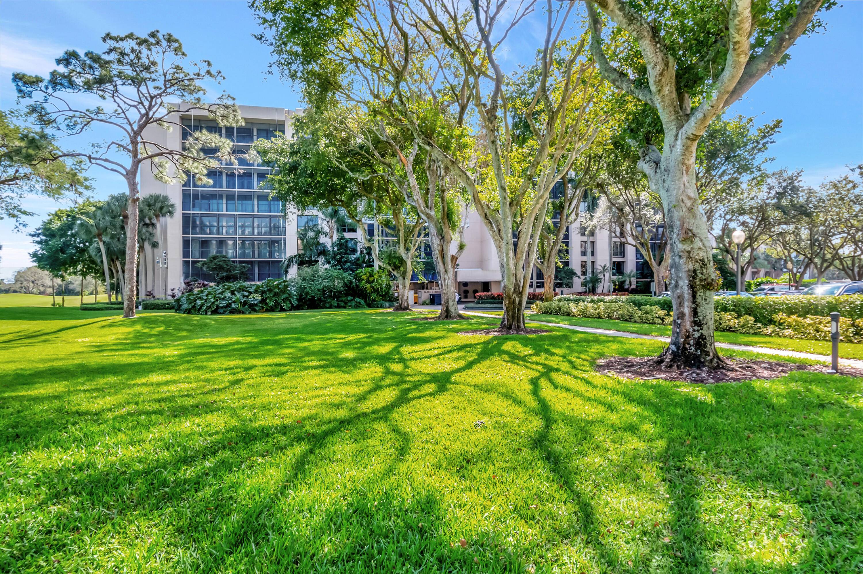 Move right into this 2 BR, 2 BTH condo with southern golf course views !
