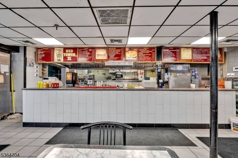 Prime Restaurant Opportunity Red Tower, North Plainfield, NJ !