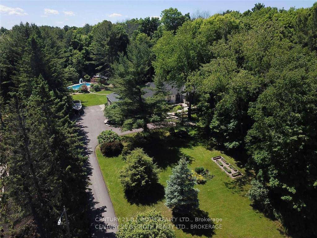 Beautiful Ranch Style Bungalow, Stunningly Finished Estate Treed Private Lot Over 2 Ac with a separate 1 bedroom unit that can be used for an in law suite, guest house ...