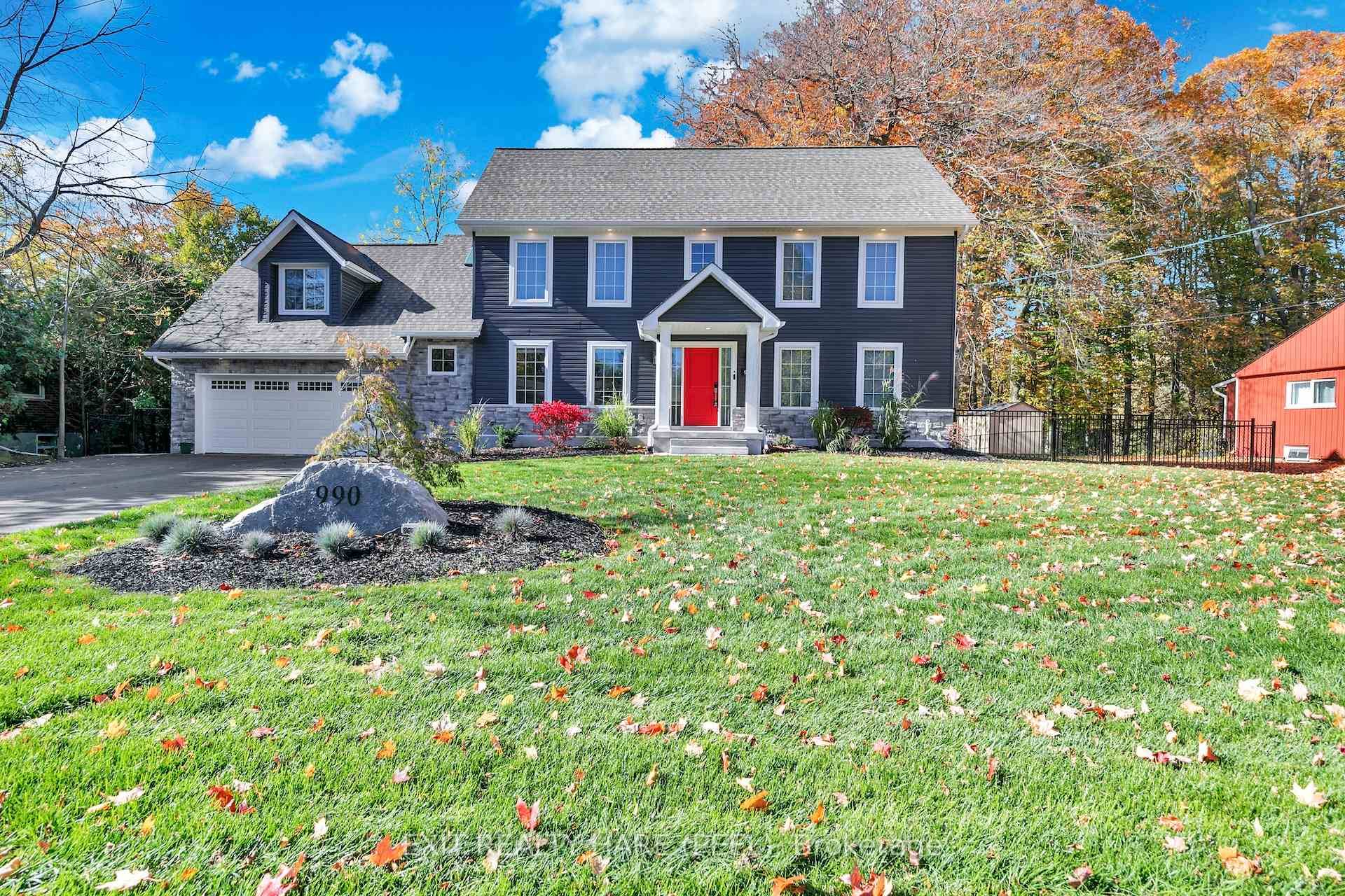 Welcome to your dream home in the prestigious Fonthill community where comfort, elegance, and thoughtful design come together in perfect harmony.