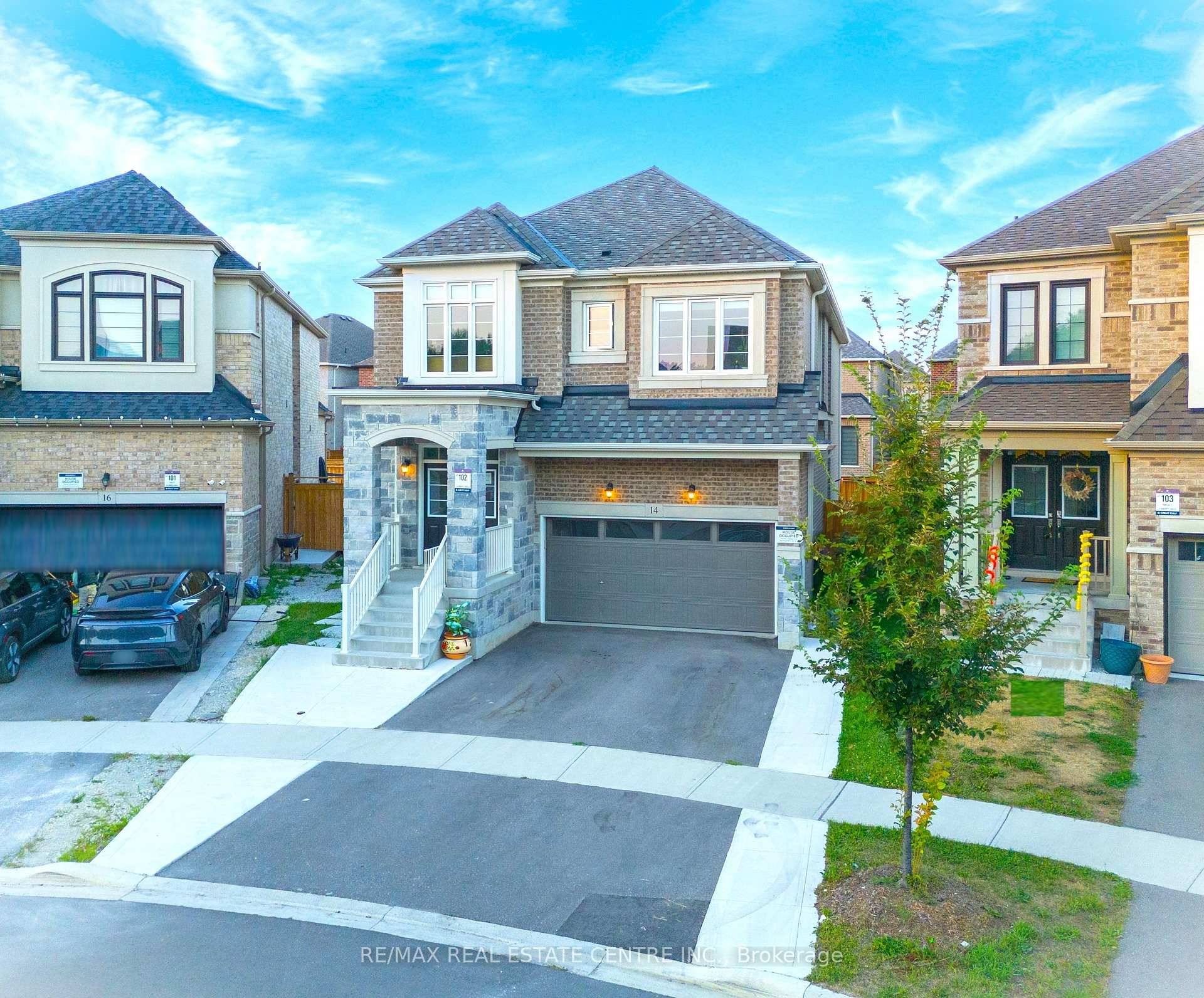 Experience luxury living in this stunning 5 bedroom, 4 bathroom home by Great Gulf, situated in one of Bramptons most sought after neighborhoods.