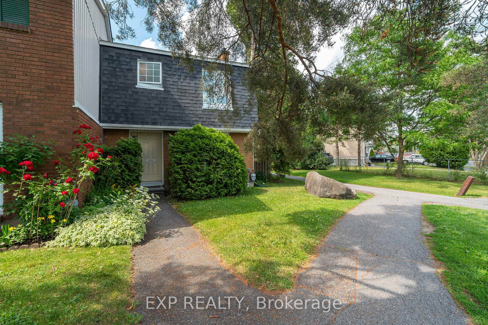 Charming Corner Lot Home in Prime Ottawa Location !