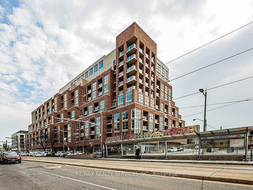 Bright amp ; Spacious Main Level Unit W Access To The Unit From Outside The Building.