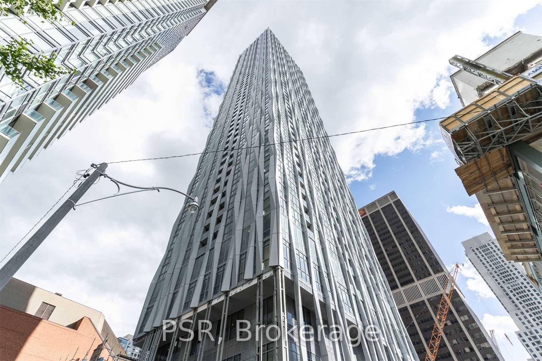 Luxury Living In The Heart Of Yorkville !