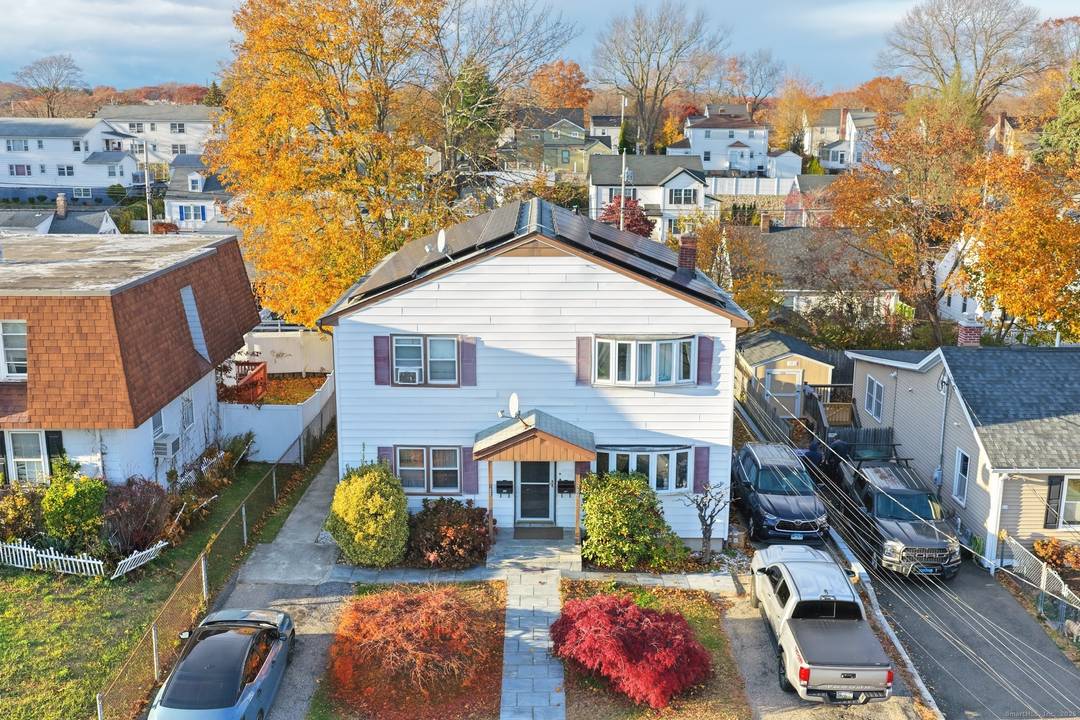 Welcome to 720 Queen Street !