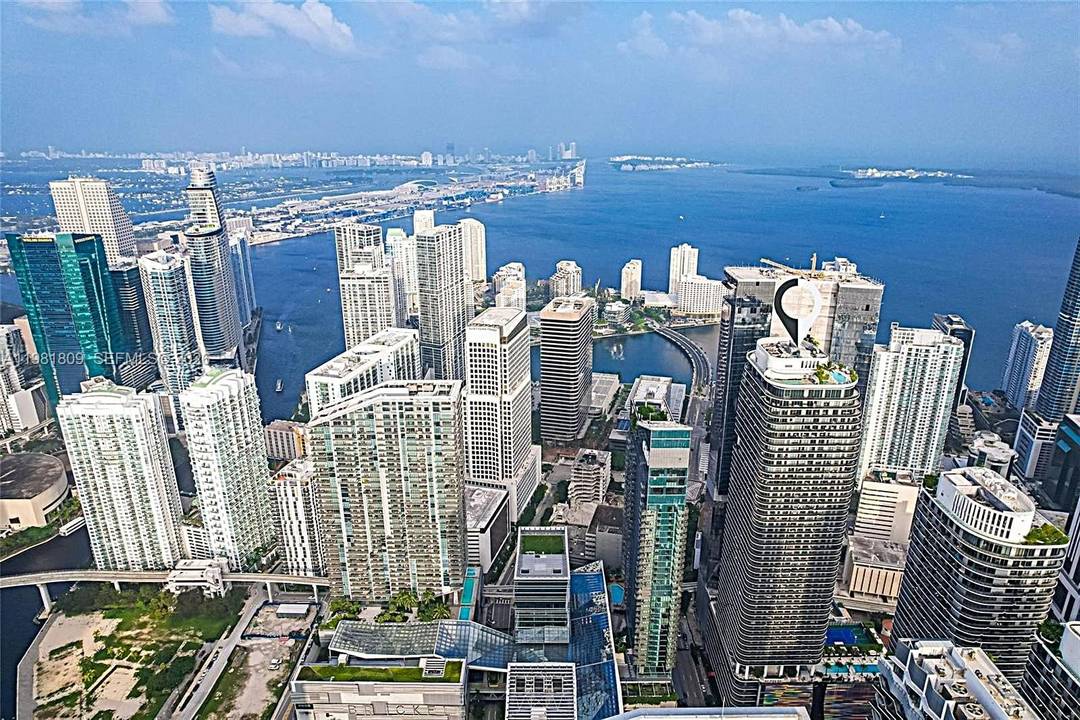 Coveted 03 Line Residence at SLS LUX Brickell Experience elevated living in this highly sought after 03 line residence at the iconic SLS LUX Brickell, known for its superior layout ...