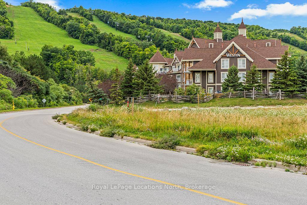 This beautifully refurbished bachelor suite in the Westin Trillium House at Blue Mountain offers a stunning view of the Mill Pond and features a private balcony, making it an IDEAL ...