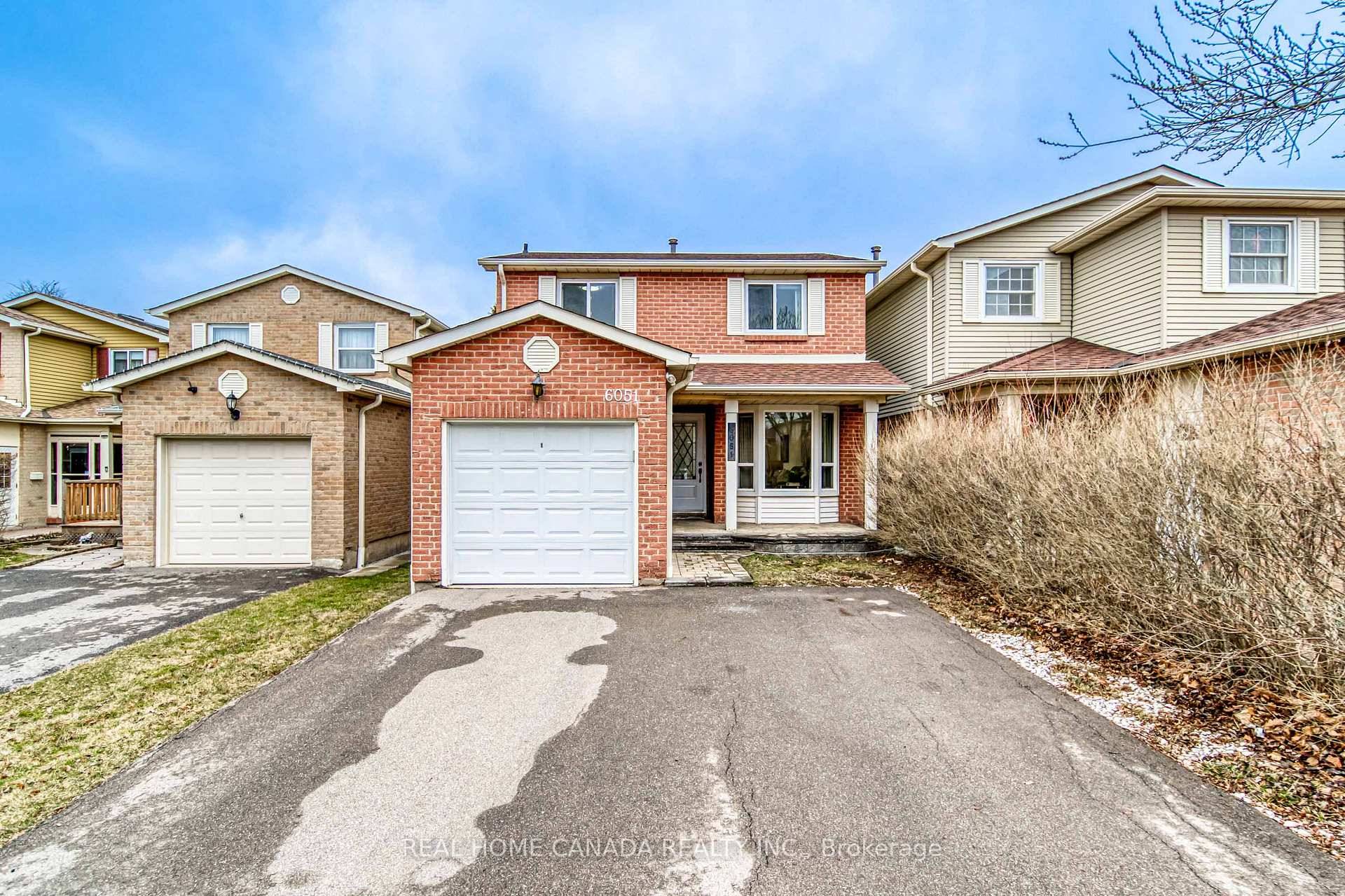 Beautiful detached home located in the high demand area of Meadowvale !