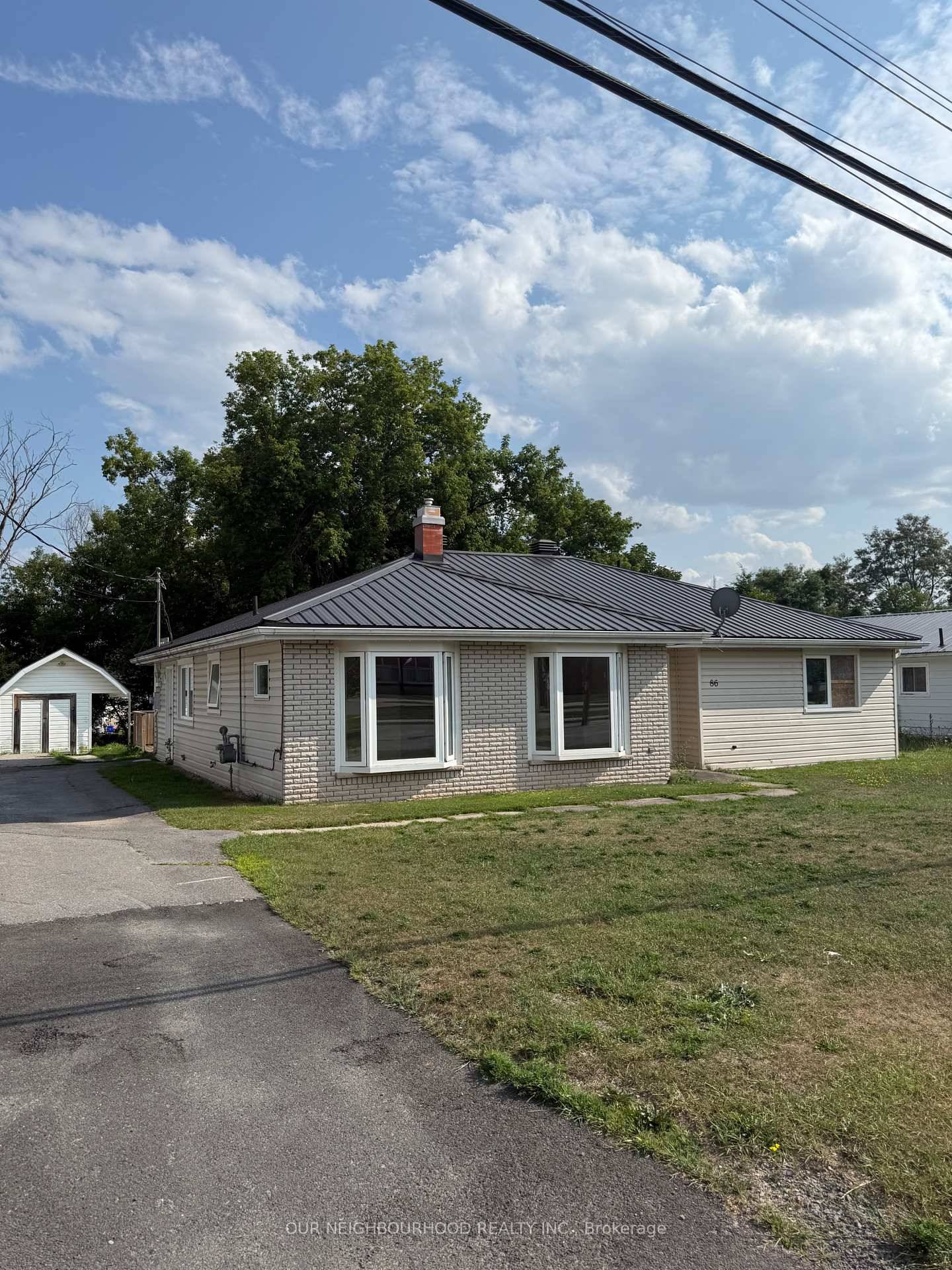 Move In Ready Bungalow in the Heart of Marmora !