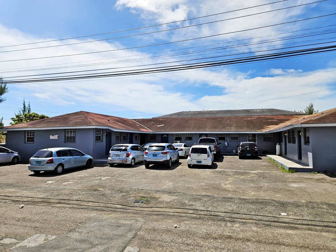 CARMEN CLOSE SUB. ROAD Apartment Complex New-Providence