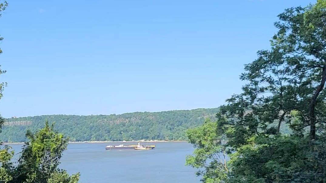 Nestled in the highly sought after Spuyten Duyvil neighborhood, this exquisite and rare 4 bedroom apartment offers the perfect blend of modern, sleek and sophisticated living with easy access to ...