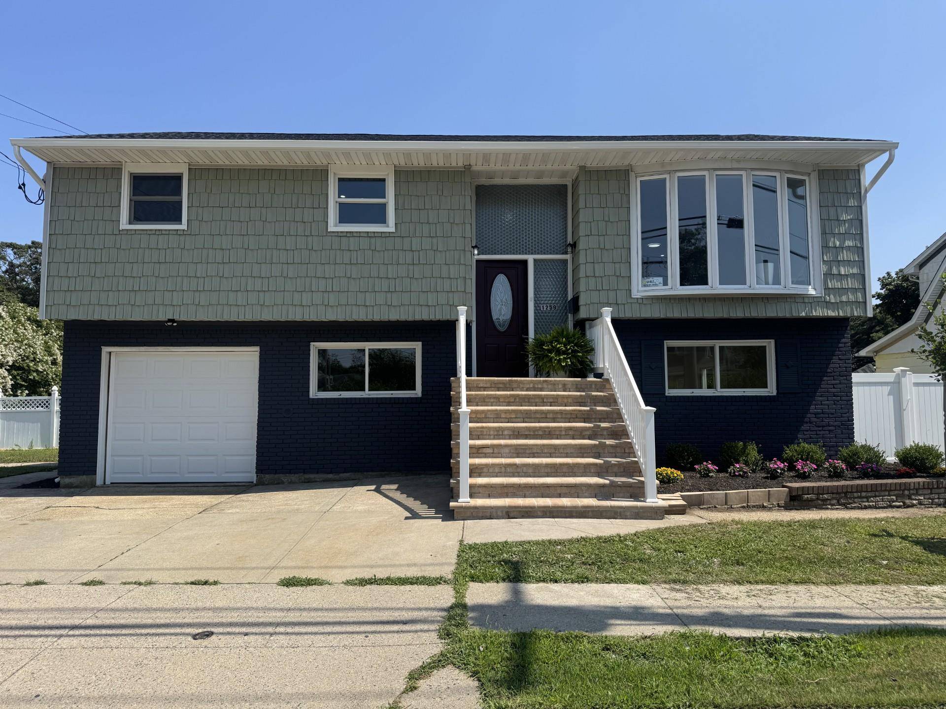 Welcome to this impeccably renovated home the turnkey home you've waiting for 4 bedrooms, 2 new Bathrooms new kitchen w granite countertops, stainless steel appliances, new roof, hardwood floors throughout ...