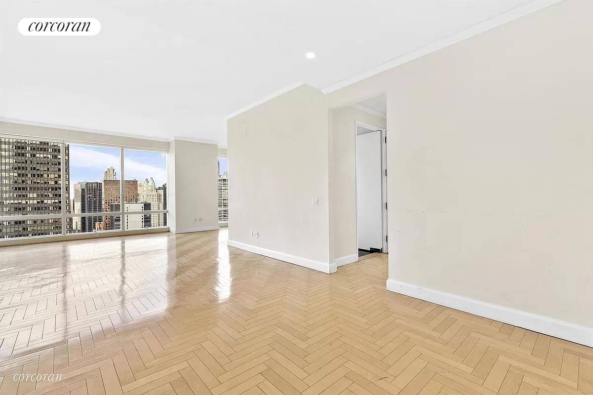 DRAMA IN THE SKY ! Fabulous 2 bed 2 bath w amazing views.
