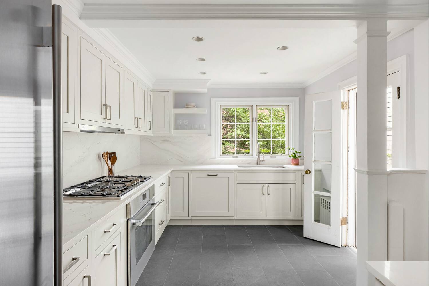 22 Foot Wide Single Family Townhouse in Historic Brooklyn Heights Once part of the Middagh family farm in North Brooklyn Heights, this early 1800s Federal style clapboard townhouse stands as ...