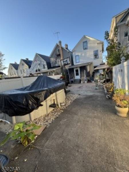 Welcome to this beautifully maintained single family home featuring 5 bedrooms, 2 full bathrooms, and a fully finished basement perfect for extra living space, entertainment, or a home office.