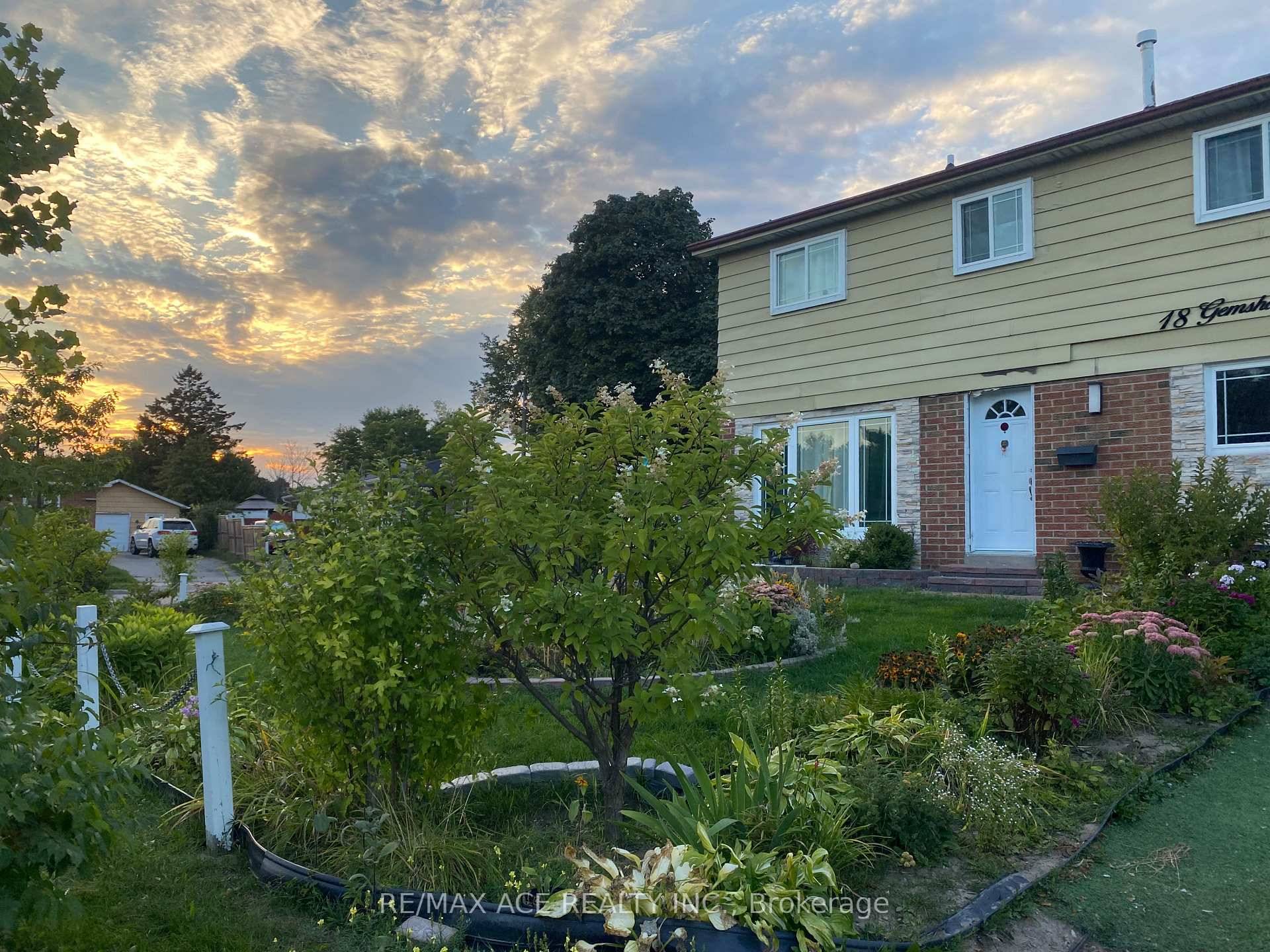 Nestled in the heart of the well established Malvern community, this 3 bedroom, 2 bathroom detached home is brimming with potential.