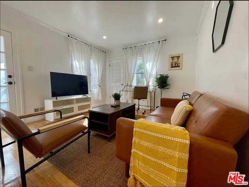 907 18th Street 2BR Santa Monica La