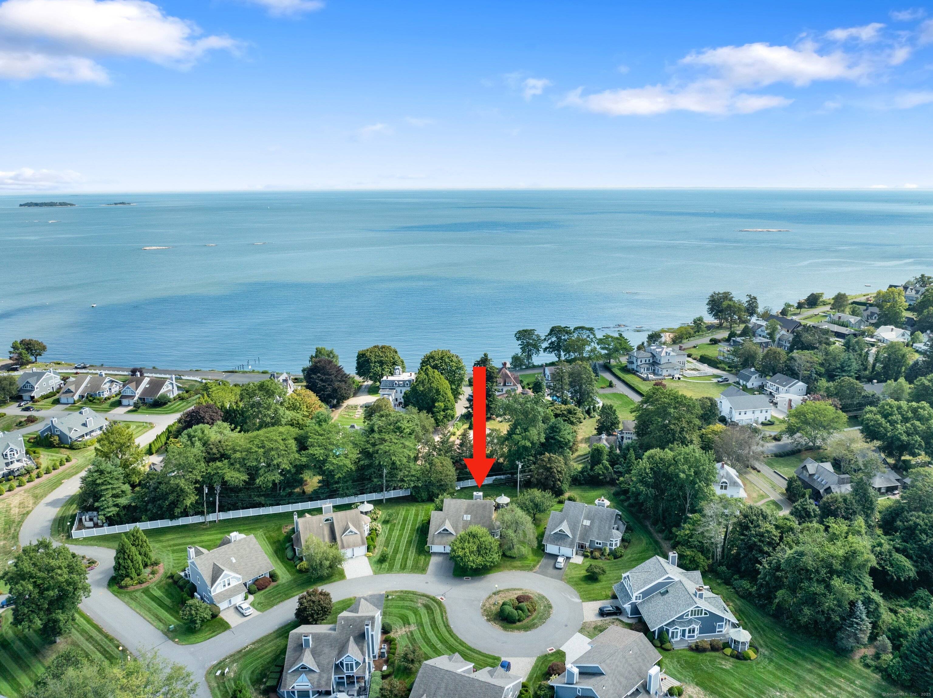 Welcome to 40 Fair Winds in the stunning waterfront community of Linden Shores, one of Branford's most sought after neighborhoods.