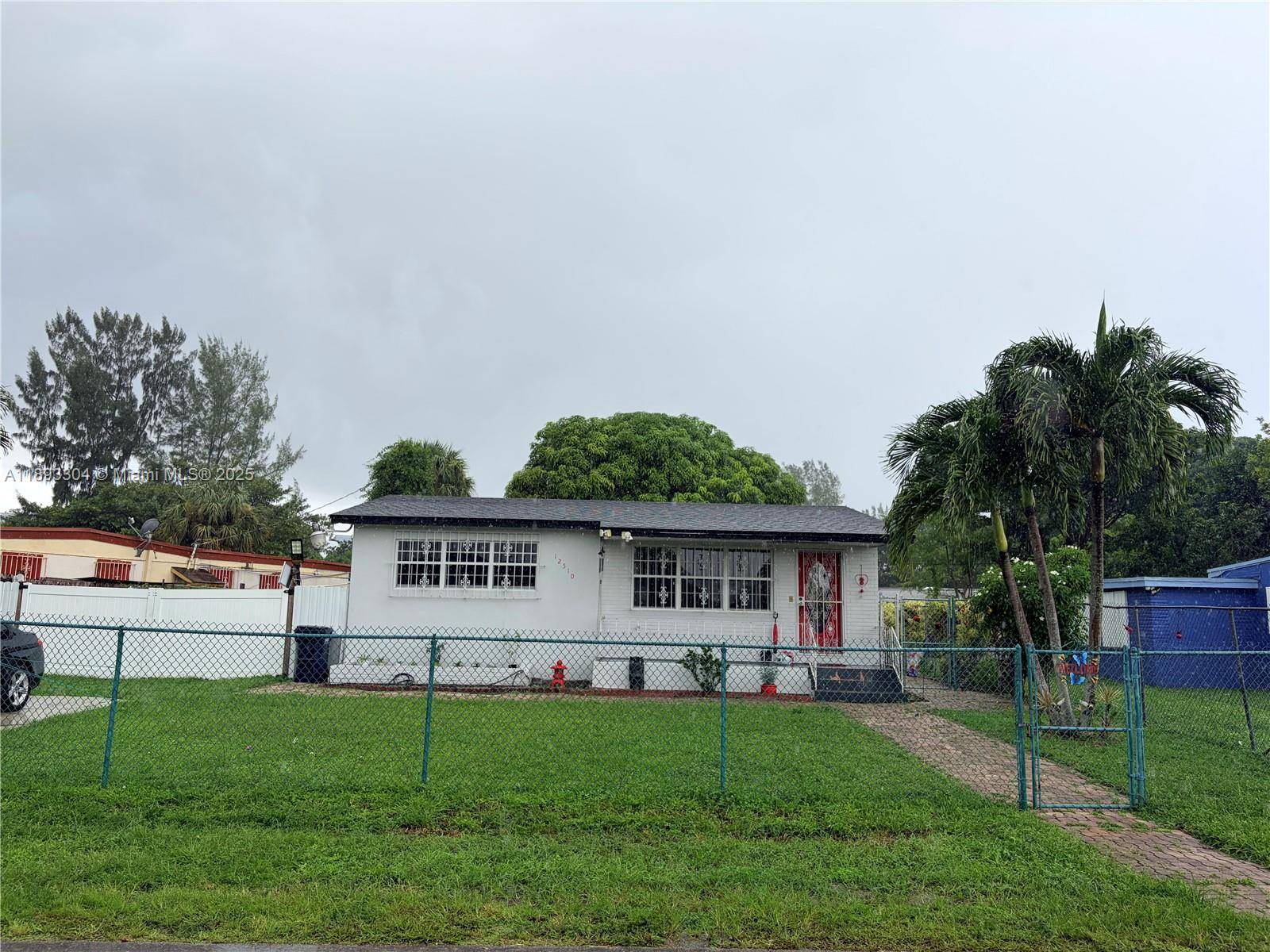 Welcome to this beautiful and well maintained 2 bedroom, 1 bath home located in the desirable Golf Estate 1st Addition, just moments away from the new Miami Dade College North ...