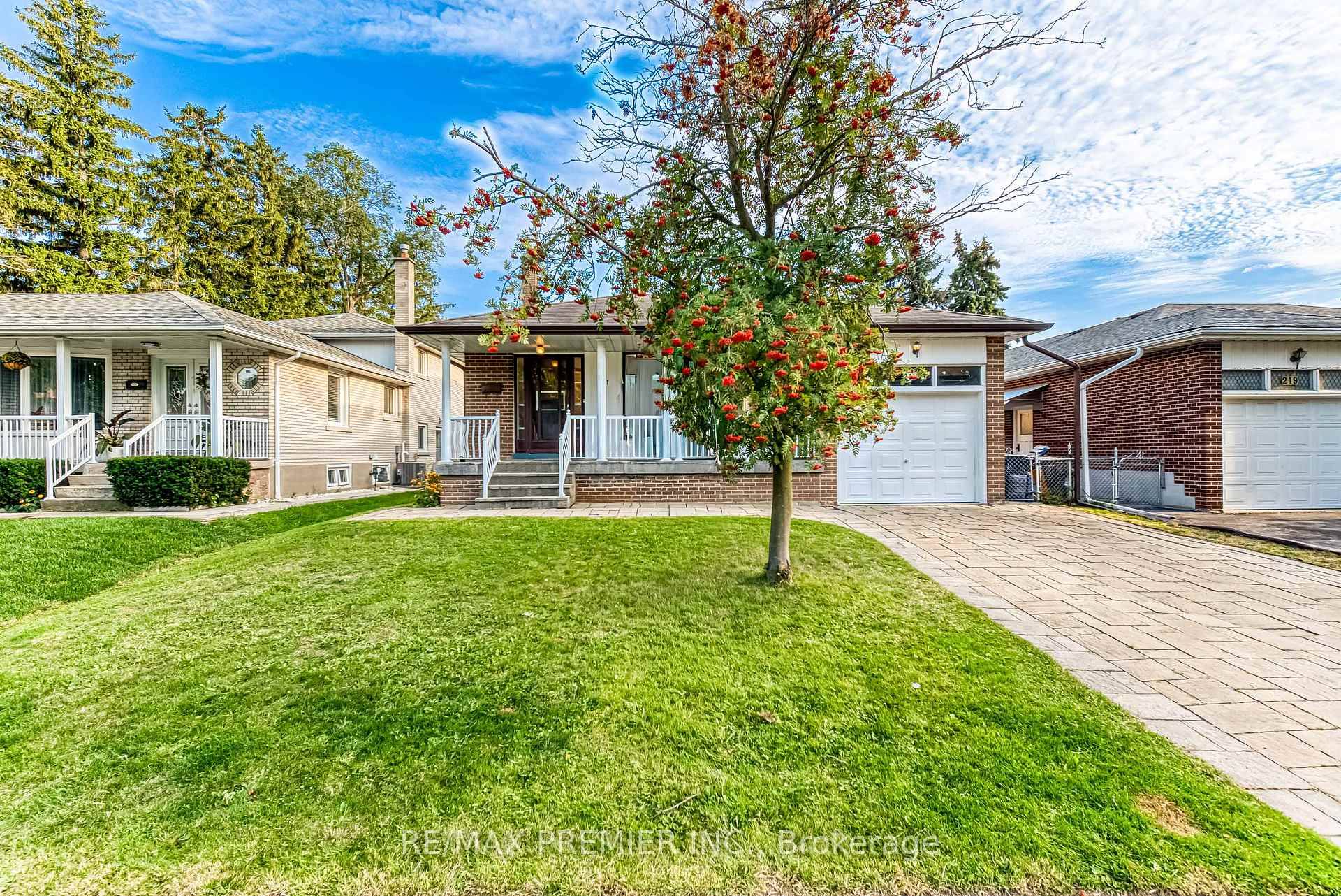 Welcome to 217 La Rosa Ave !
