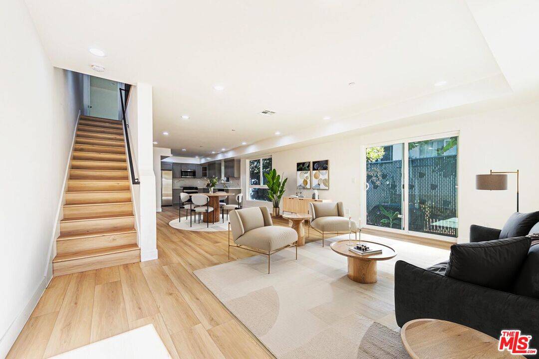 5436   Romaine St 4BR Hancock Park La