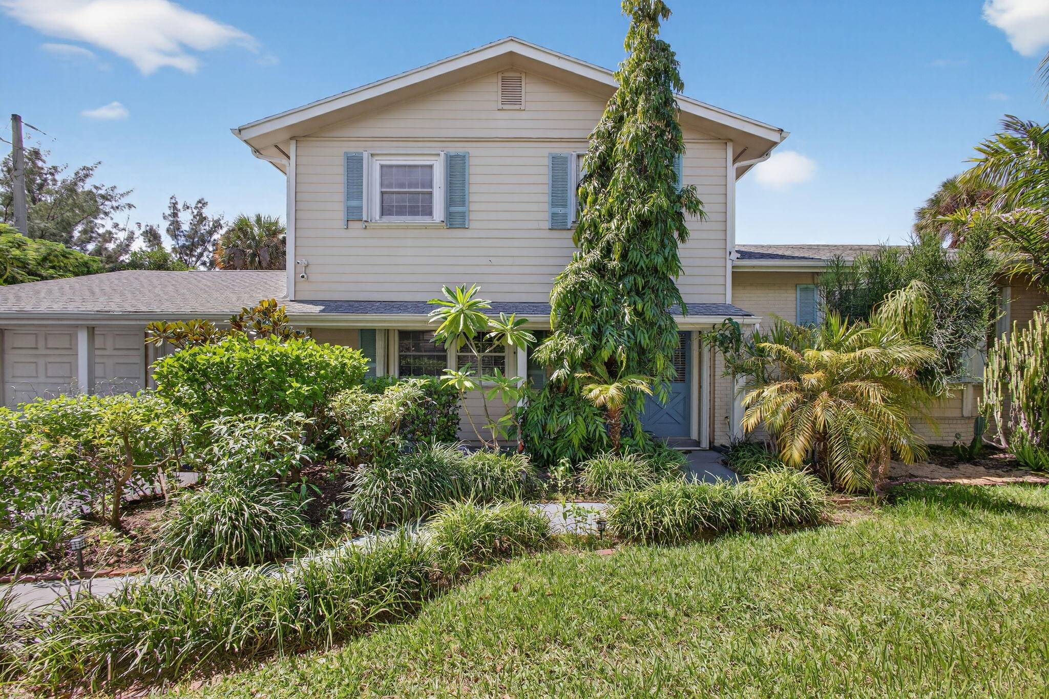 Escape to paradise in this tranquil island beach home, perfectly positioned in the exclusive Surfside Beach Community !
