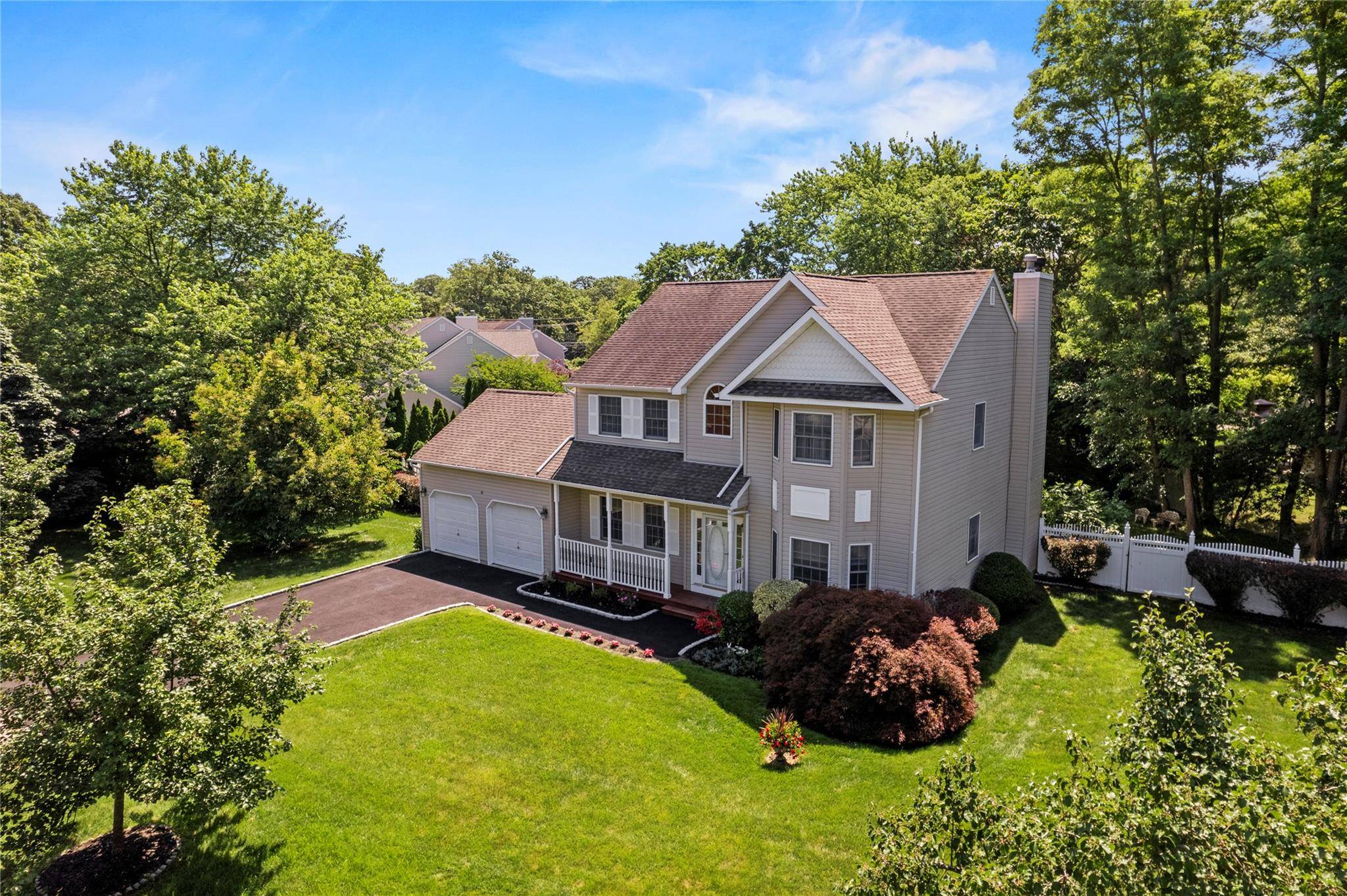 Welcome to this beautiful colonial home in Cul de Sac, approximately 2, 800 square feet of living space with 4 spacious bedrooms and 2.