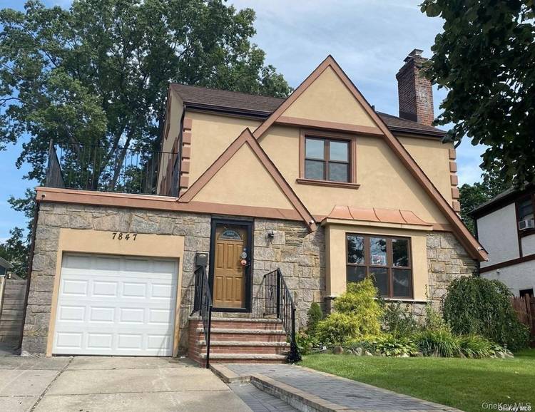 Whole house rental, this spacious 3 bedroom, 2 full bath home boasts modern amenities and convenience.