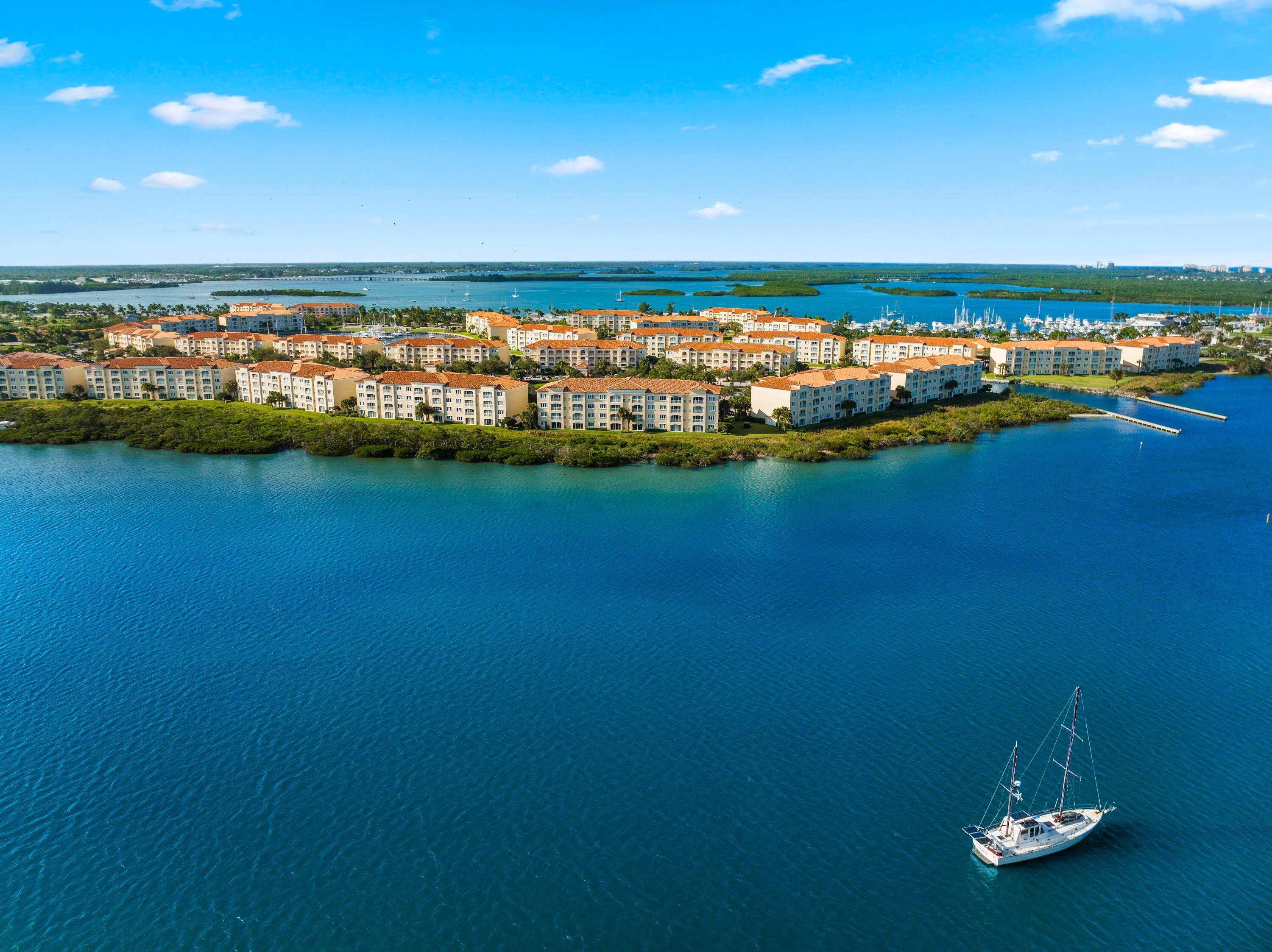DIRECT Intracoastal and marina views truly a boater's dream !