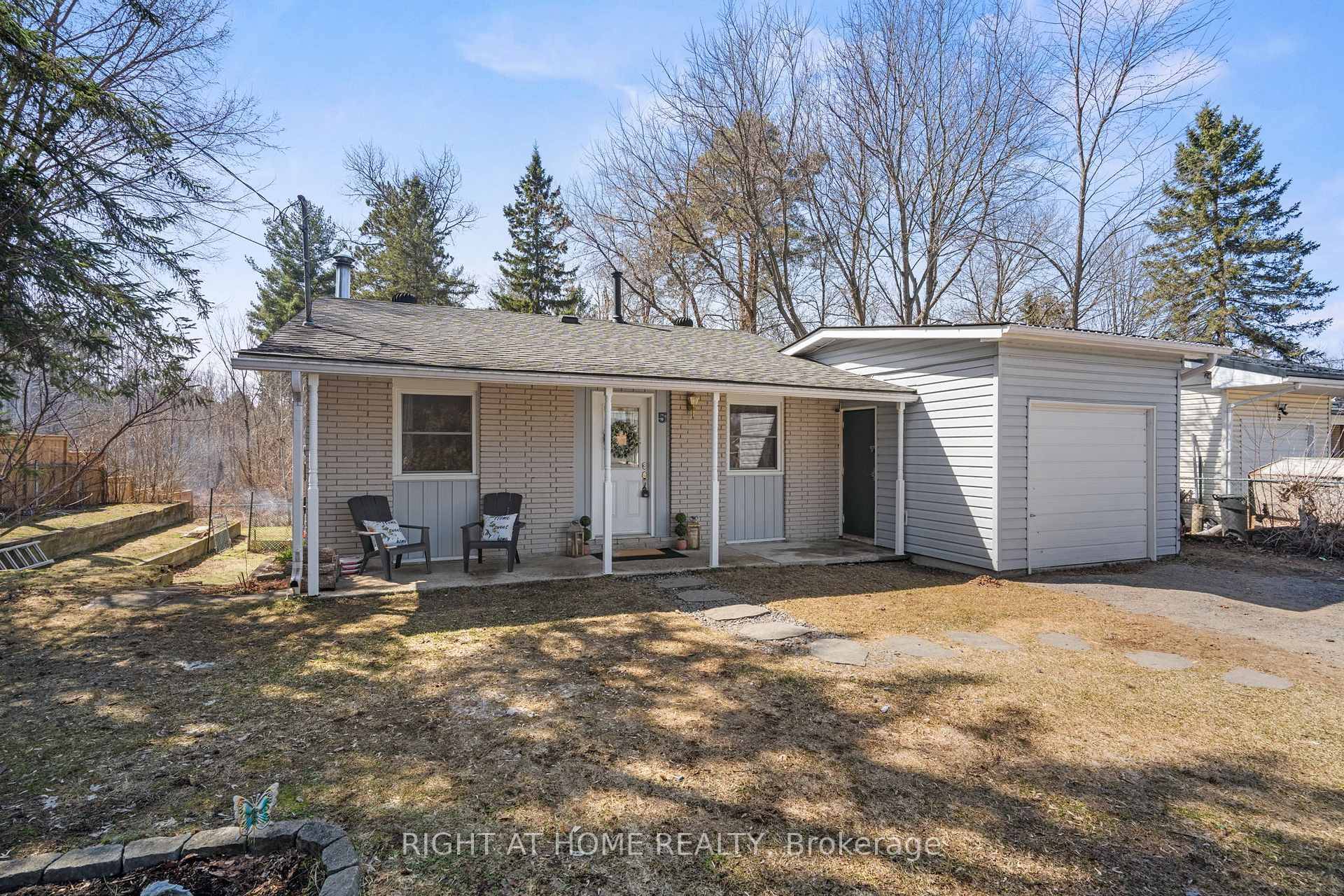 Tucked away on a serene lot in a quiet Angus neighbourhood, this 3 bedroom, 1 bath backsplit offers more than meets the eye.