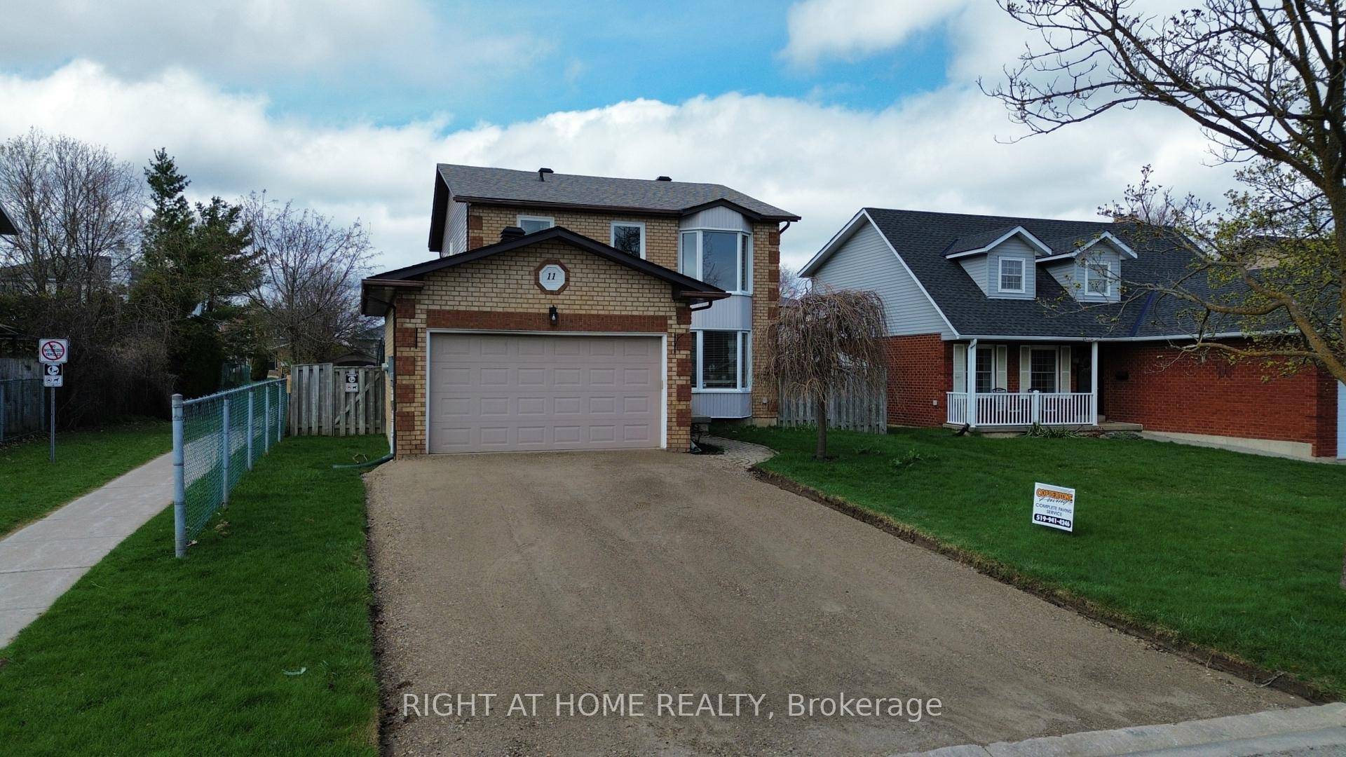 Extremely Well Maintained Fully Detached Home on Premium 50 Foot Lot in a Mature Family Oriented Neighbourhood.
