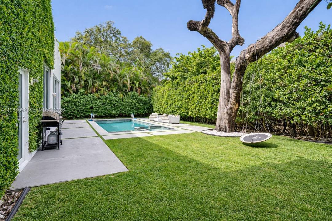 Fully rebuilt and meticulously renovated in 2017, this extraordinary 6BD 6.