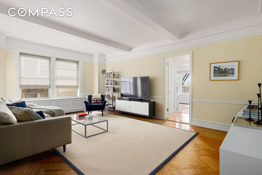 Welcome to 8A, a spacious prewar 2 bedroom 2 bath home in a top full service co op at 85th Street amp ; West End Avenue.