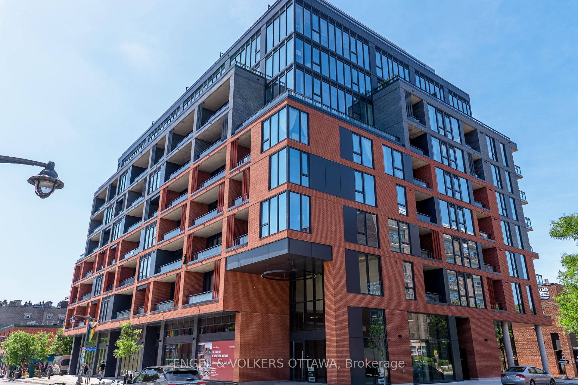 Images shown are of a similar suite Experience elevated living at the brand new James House, a boutique condominium redefining urban sophistication in the heart of Centretown.