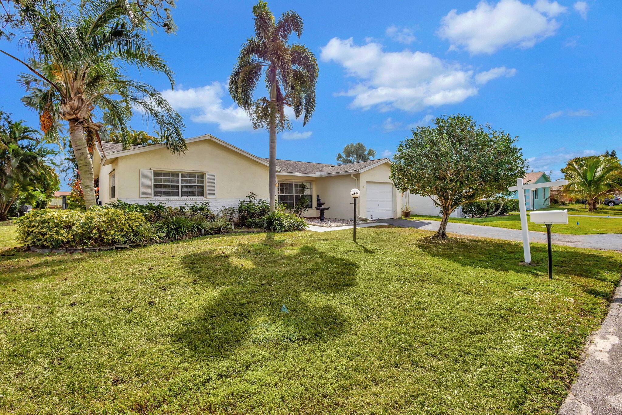 This charming 2 bedroom, 2 bath home offers exceptional value and is the best priced property in the area !