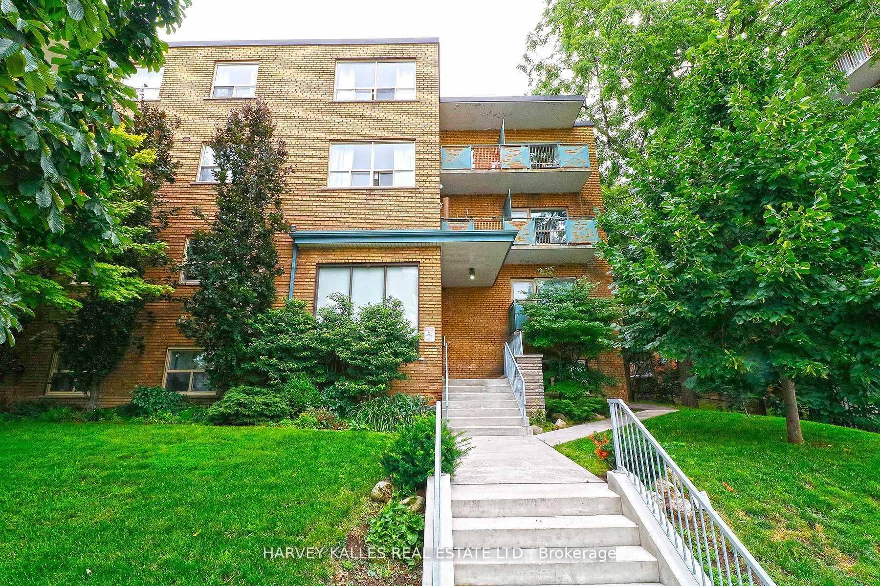 Large 2 bedroom apartment approx 1000 sq ft, All utilities included !